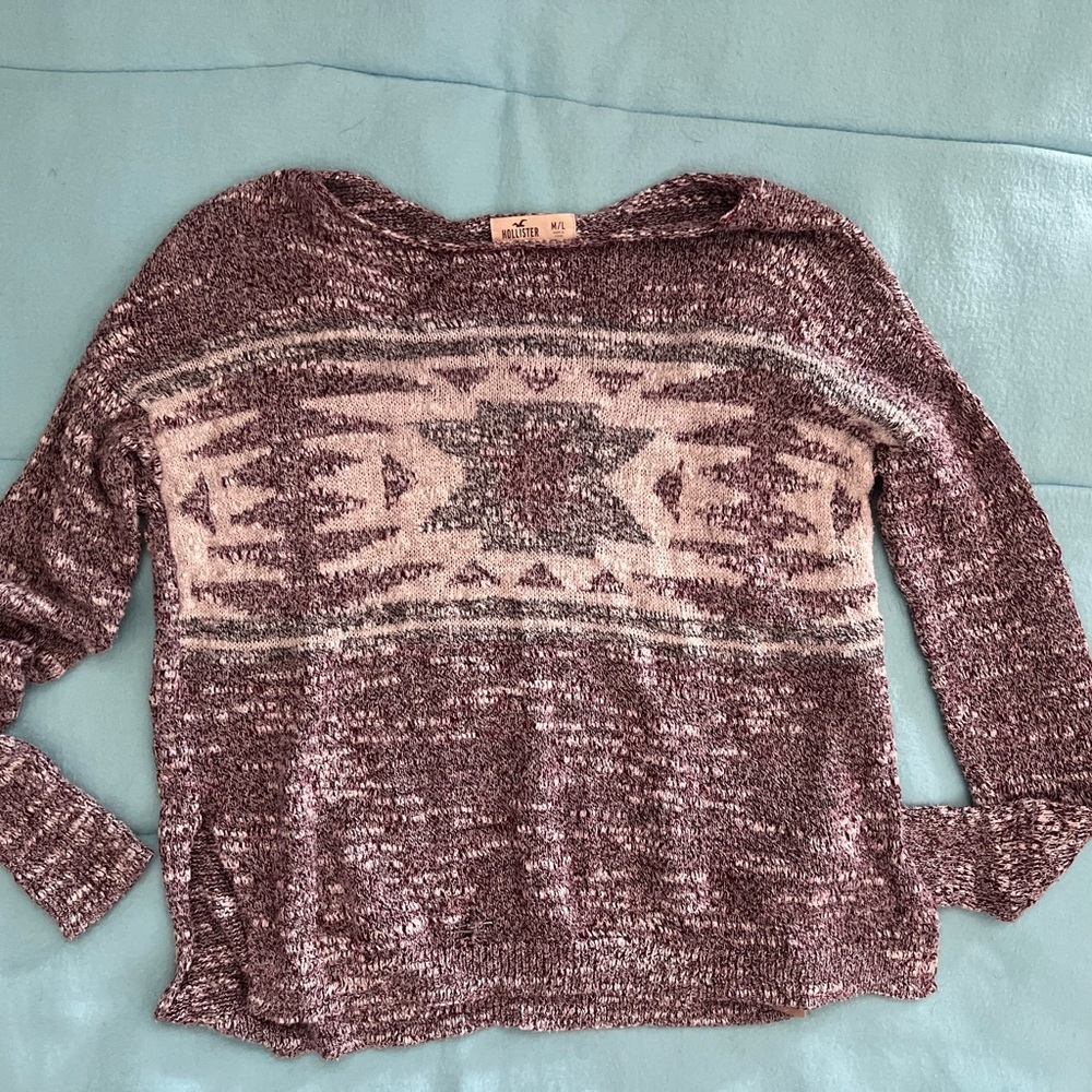 Hollister Maroon and Cream Patterned Crew Neck Sweater